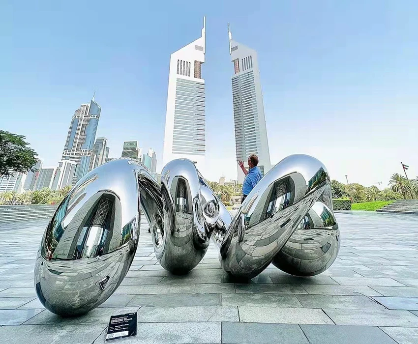 stainless steel Unwind sculpture in DIFC stainless steel Unwind sculpture in DIFC
