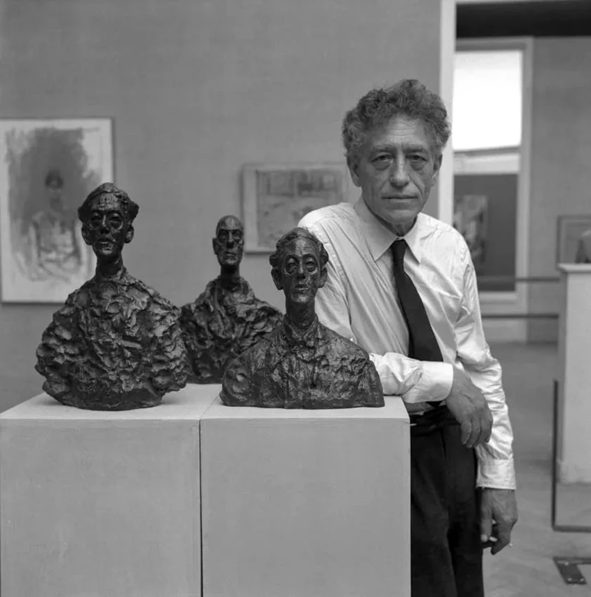 bronze sculpture of Alberto Giacometti bronze sculpture of Alberto Giacometti